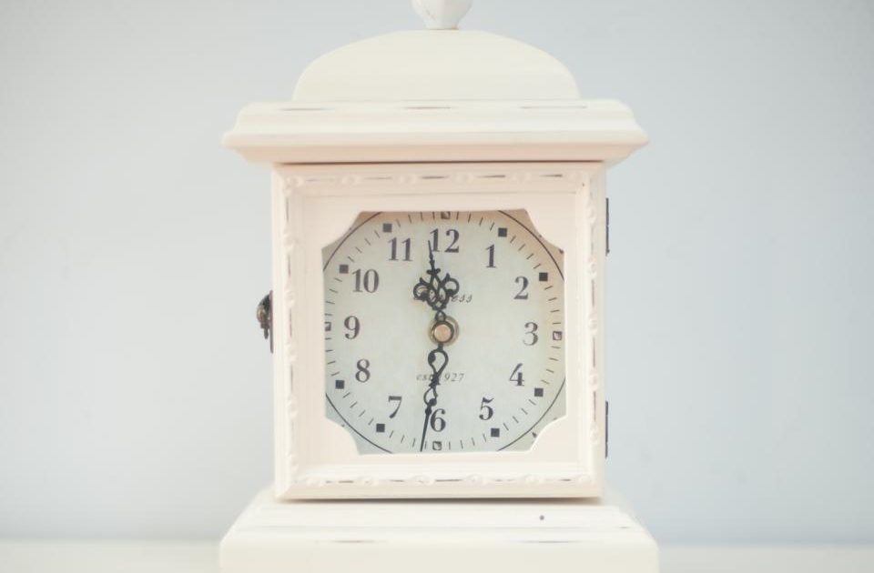 The 90-Minute Sleep Cycle: Timing Wake-Ups Around REM and Deep Sleep