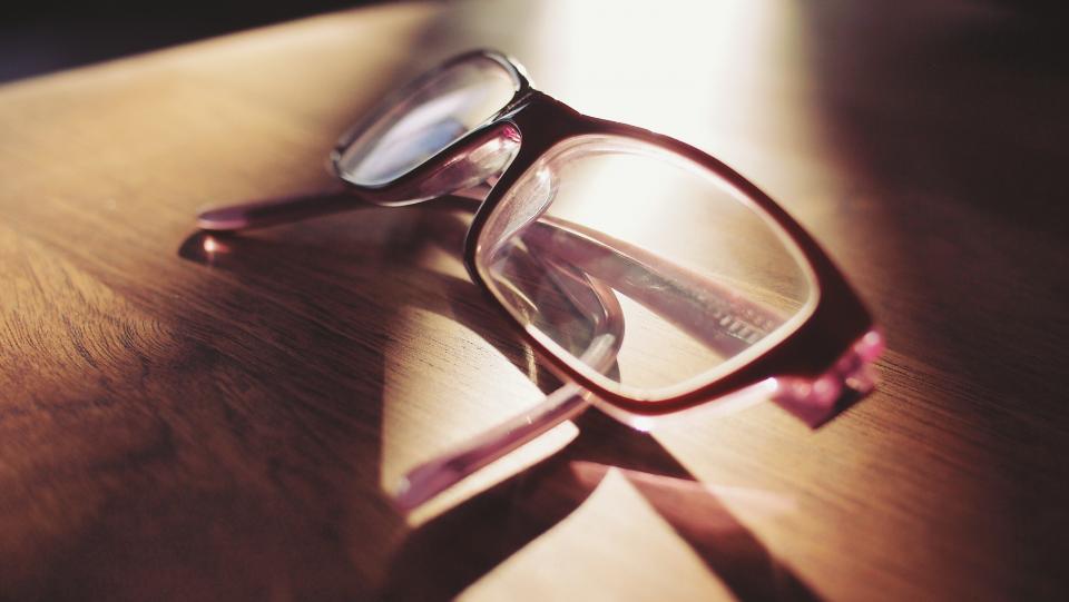 Do Blue-Light Glasses Work? What the Sleep Research Actually Says