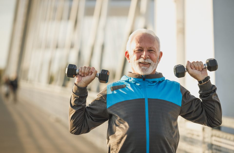 Dead Hangs: A Simple Shoulder and Grip Exercise With Big Benefits