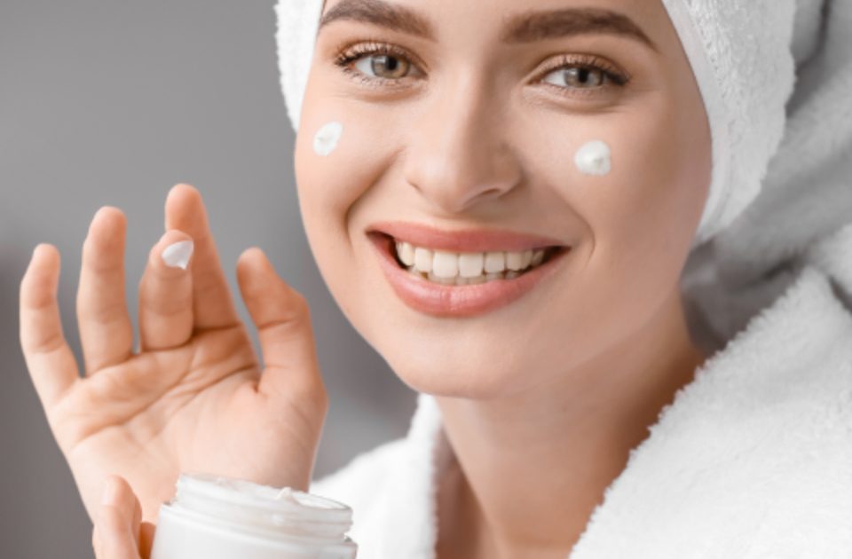 Skin and Air Pollution: How Urban Exposure Ages Your Skin (and How to Protect It)