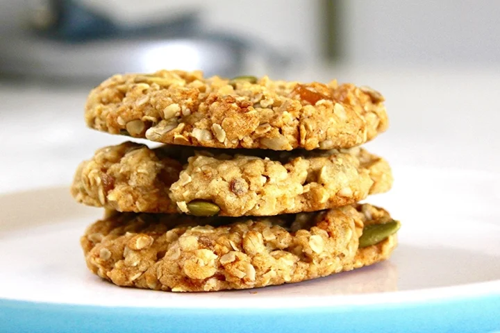 Protein Bars and Snack Bars: How to Spot the Ones Worth Buying