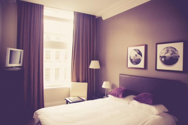 Sleep Fragmentation: Why Frequent Brief Wake-Ups Hurt More Than One Long Night